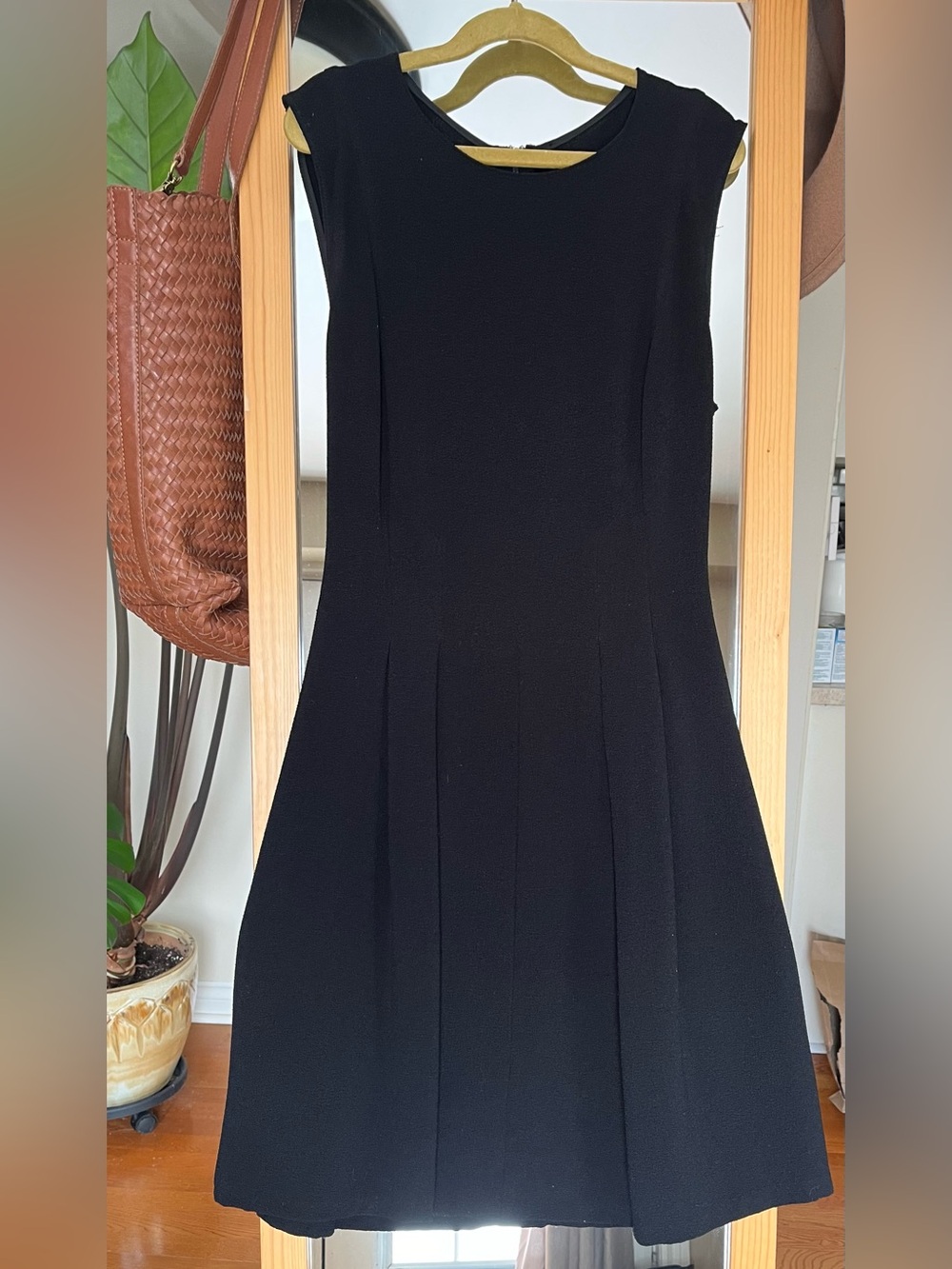 Classic Black Sleeveless Fit & Flare Cocktail Dress XS